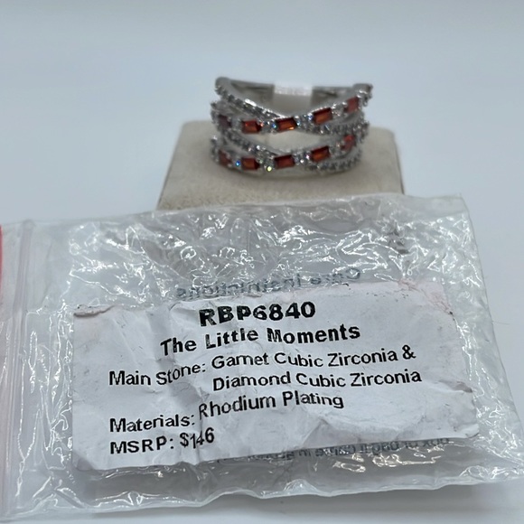 Bomb Party January2024 Ring THE LITTLE MOMENTS RBP6840 Garnet/Diamond CZ/Rhodium - Picture 3 of 3